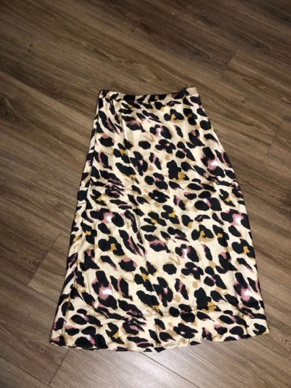 NWT Jardin Boutique Leopard Cheetah Silky Skirt
